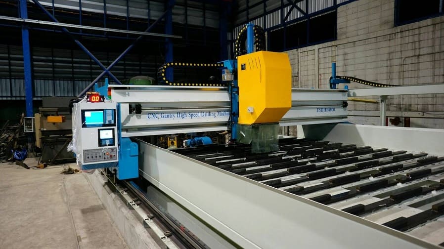 EXTENDABLE TYPE DRILLING MACHINES