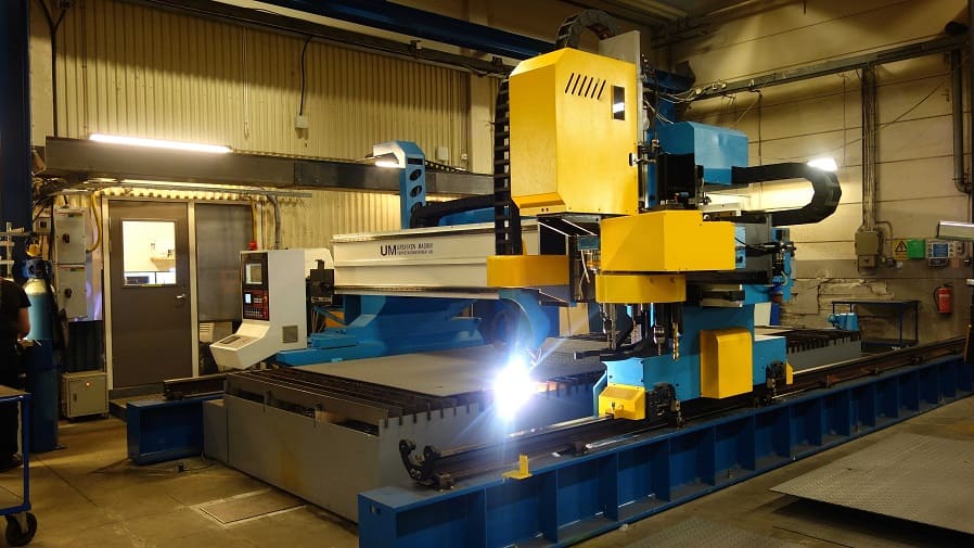 CNC PLATE CUTTING/BEVELING AND DRILLING MACHINE